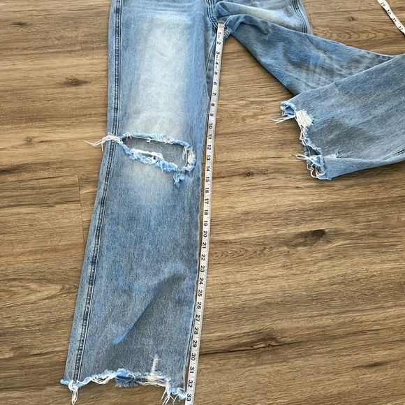 FLYING MONKEY High Rise Straight Leg Lightwash Distressed Dad Jeans. Sz 25. - Picture 8 of 10